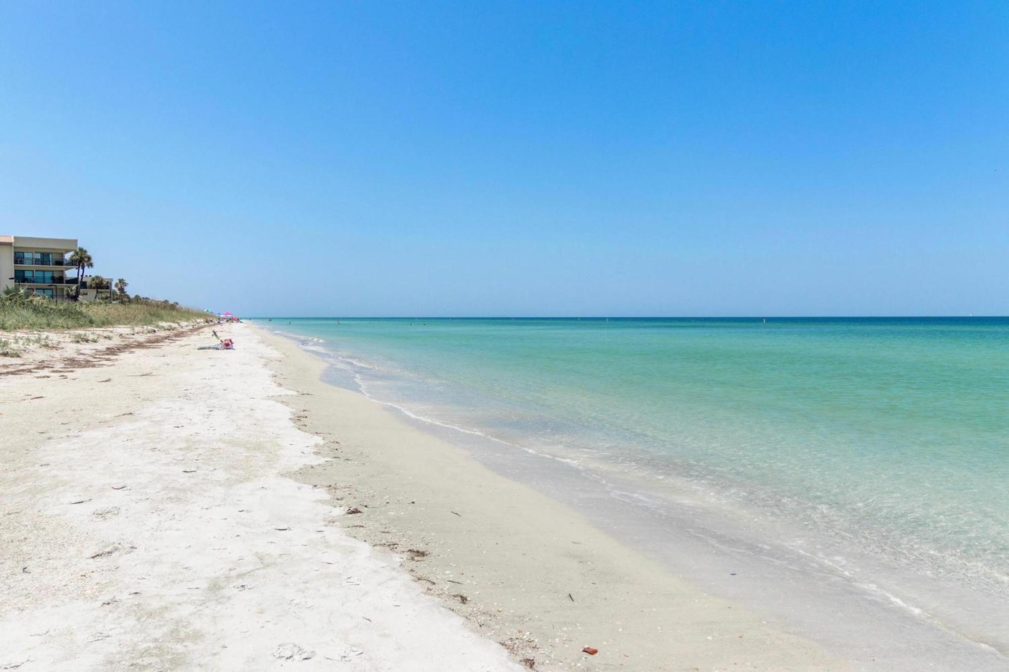 Beach Oasis - No Storm Damage & Guest Ready! Come Enjoy The Heated Pool & Relax At The Beach! Clearwater Beach Luaran gambar