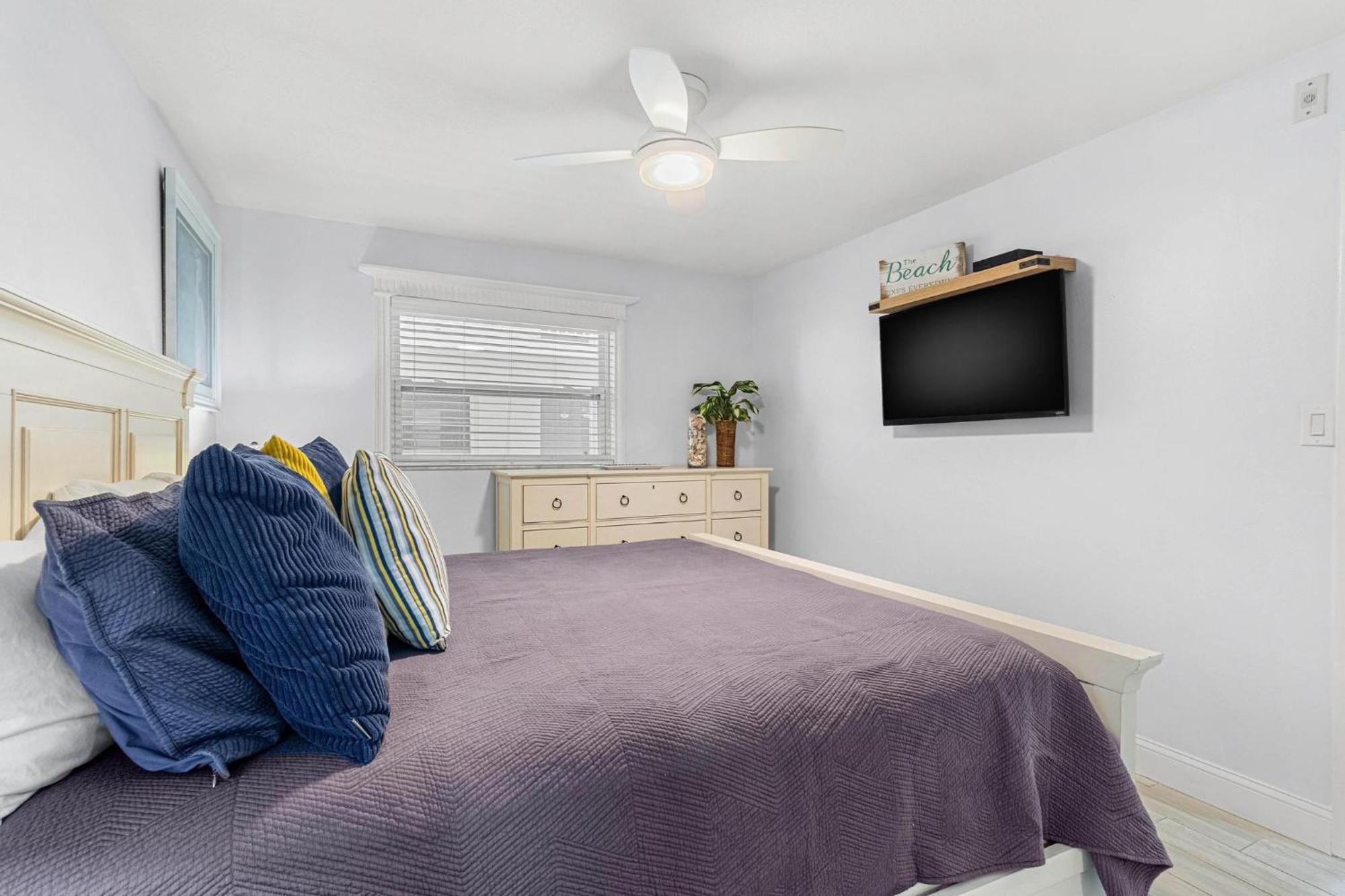 Beach Oasis - No Storm Damage & Guest Ready! Come Enjoy The Heated Pool & Relax At The Beach! Clearwater Beach Luaran gambar