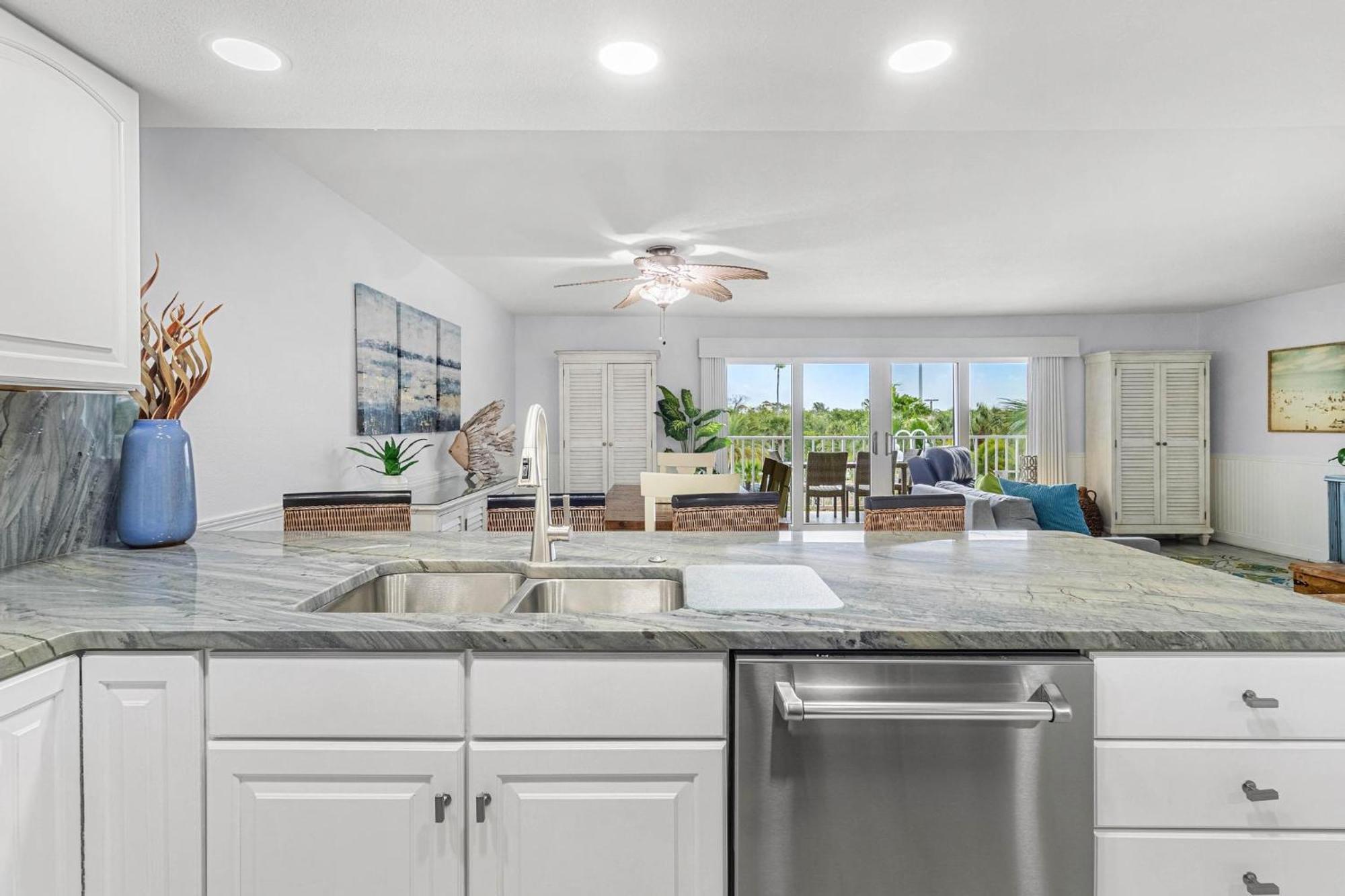Beach Oasis - No Storm Damage & Guest Ready! Come Enjoy The Heated Pool & Relax At The Beach! Clearwater Beach Luaran gambar